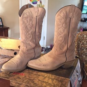 Men’s leather cowboy boots, size 9 EW